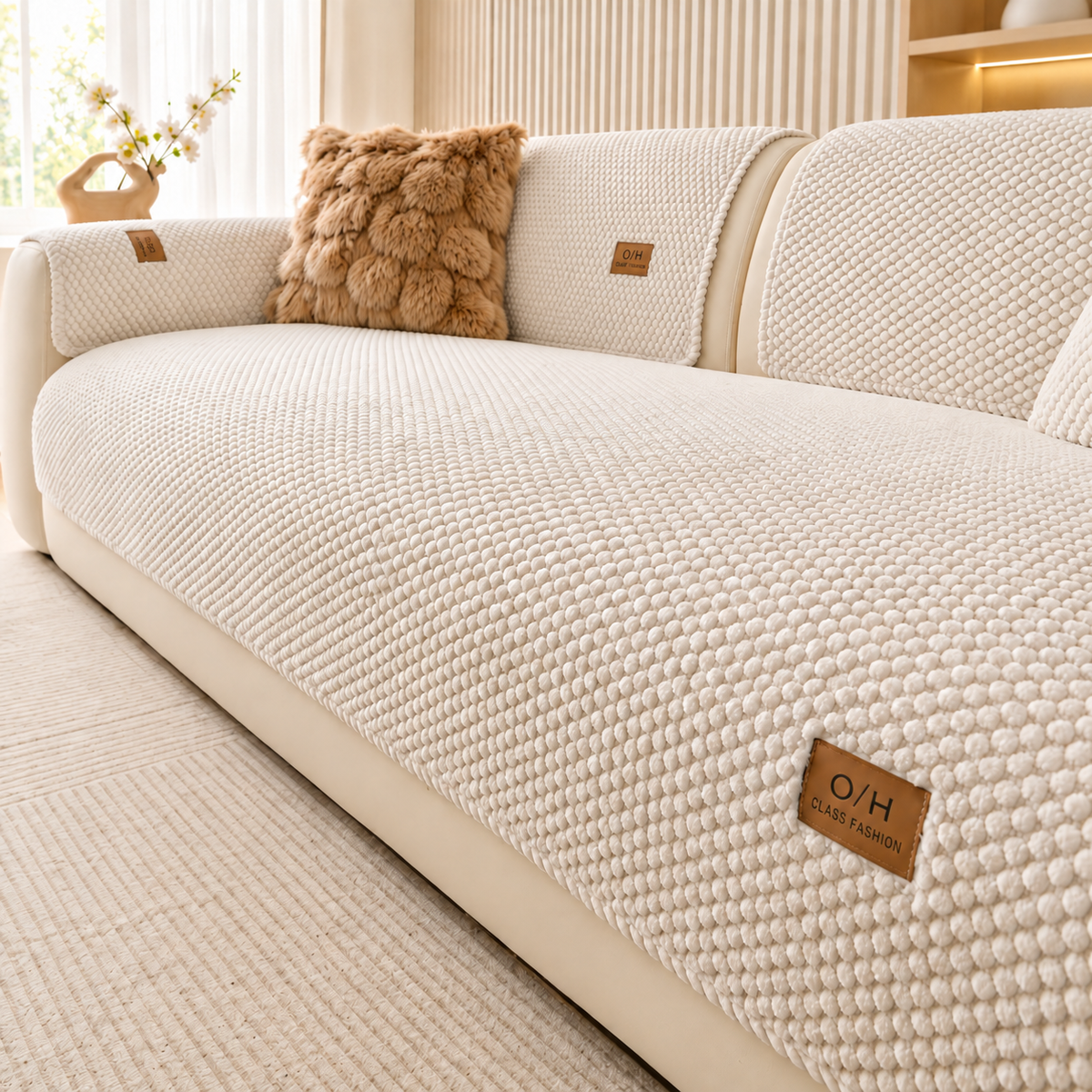 LOUNGEBOLD – Non-Slip Sofa Cover for Elevated Everyday Style