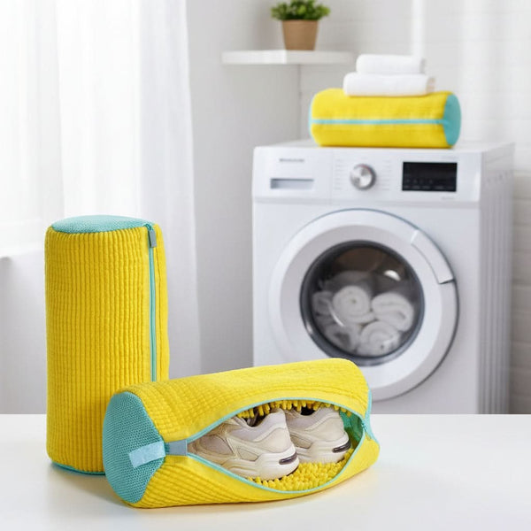 SNEAKSAFE - Heavy-duty shoe washing machine bag with protective lining and secure zipper closure