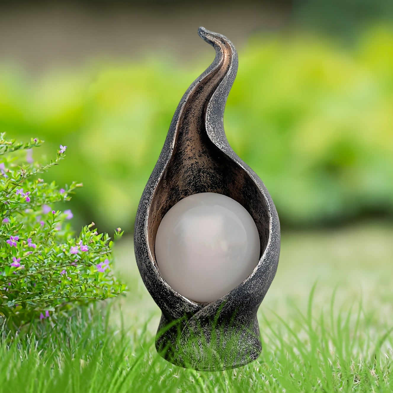 FLAMESTATUE – Solar Flame Garden Lamp