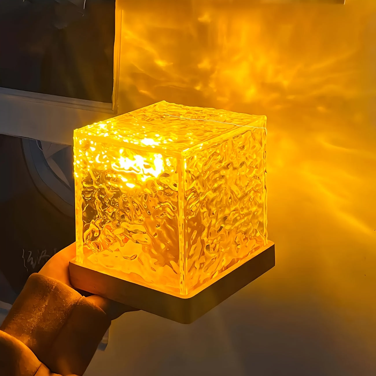 RIPPLELUX – Dynamic Ripple Projection Lamp for RGB Ambient Lighting