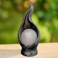 FLAMESTATUE – Solar Flame Garden Lamp
