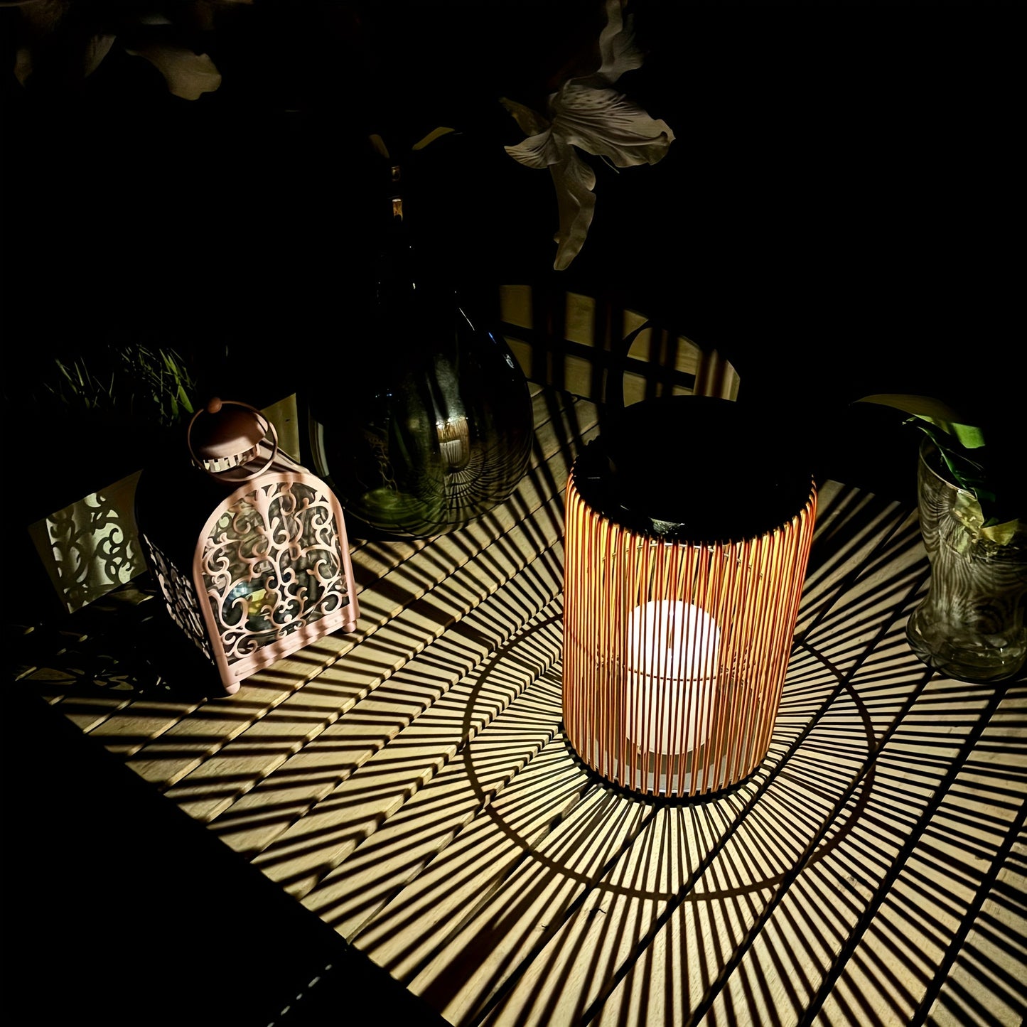 LUNARIA – Portable Solar Lantern for Patio and Lawn Lighting
