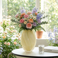 RIBBELLE – Riflet glasvase til malt med skulpturel elegance i hjemmet