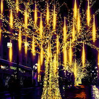 COMETRAIN – Meteor Shower Tree String Lights for Cascading Illumination