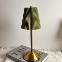 LUNAPLEAT – Wireless Bedside Lamp with Three Color Dimming