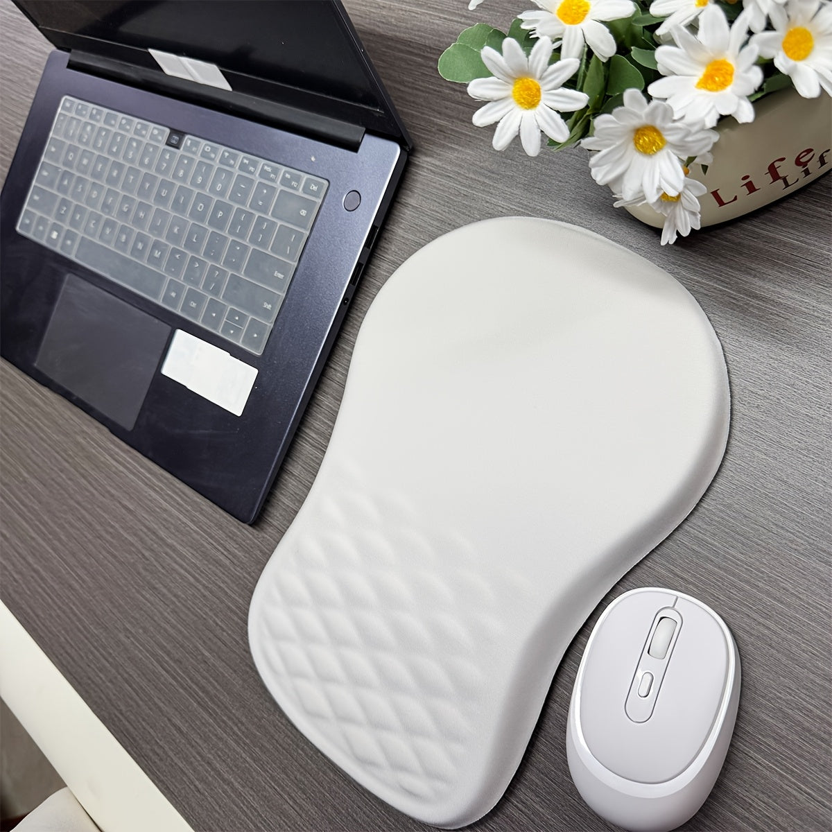 SPOOKREST – Ergonomic Wrist Mouse Pad