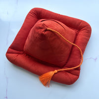 READIPAD – Pyramid Reading Pillow Stand