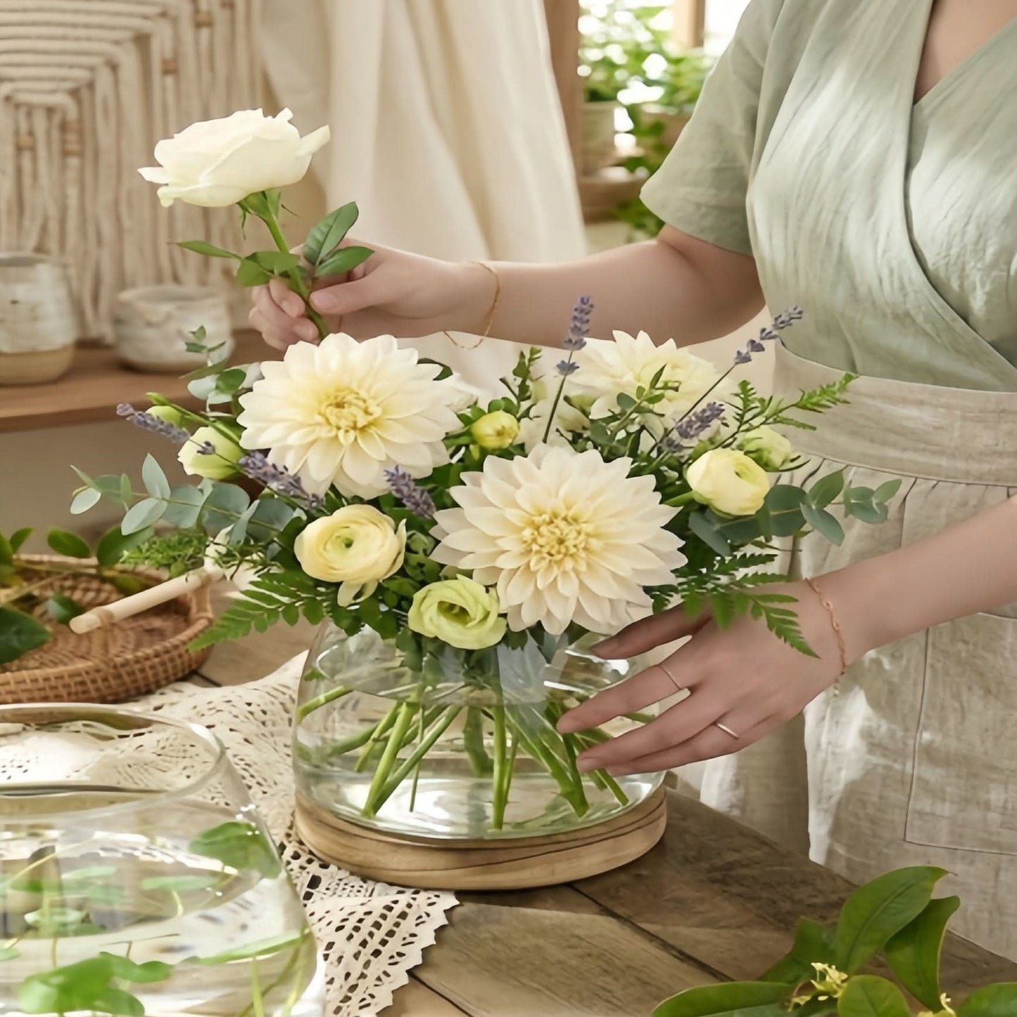 ZENORA – Glass Vase for Statement Greenery and Serene Interiors