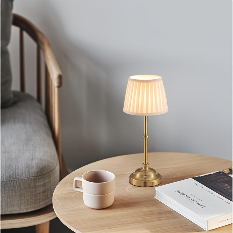 RETROLUME – Rechargeable Retro Desk Lamp