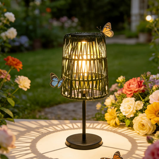 LUNABASK – Vintage Style Solar Lantern for Garden and Patio Decor