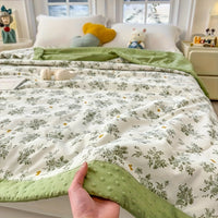 FLORALIVA – Lightweight Floral Summer Quilt for Cozy Sleep Comfort