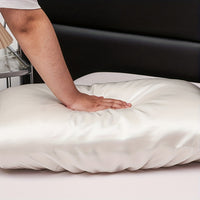 SATINELLE – Luxury Satin Pillowcase for Elegant Sleep