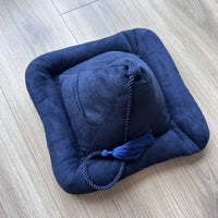 READIPAD – Pyramid Reading Pillow Stand