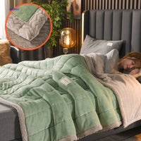 COZYFROST – Fleece Blanket for Comfortable Winter Relaxation