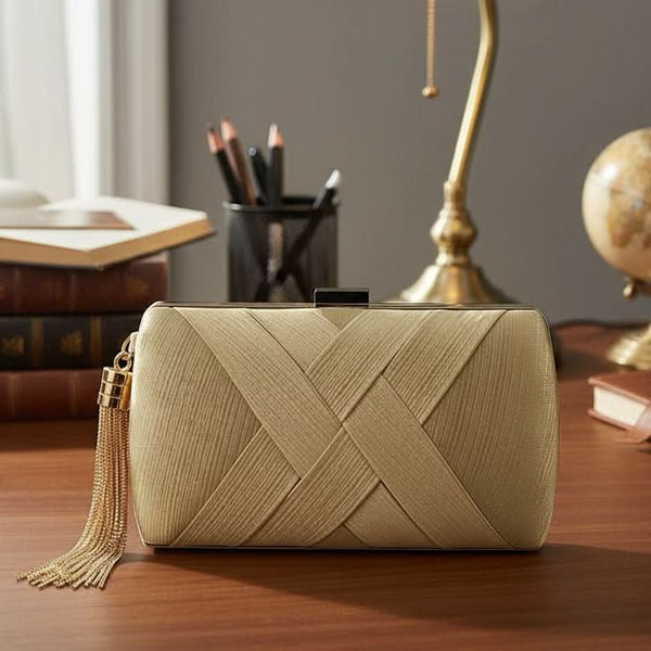 VELVETTA – Elegante Satin-Abendclutch mit Quasten-Detail