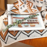 FRINGELLE – Geometric Fringe Blanket for Cozy Decorative Flair