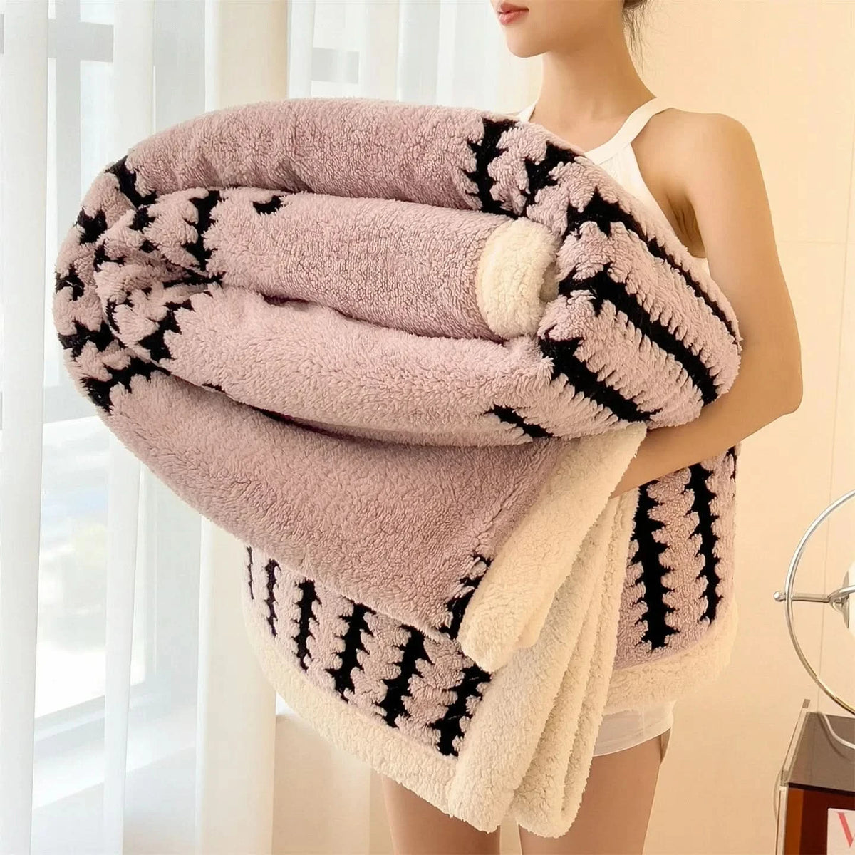 COZYGEO – Geometric Throw Blanket for Warmth and Everyday Comfort