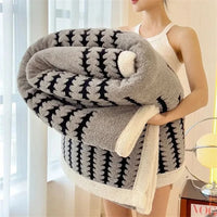 COZYGEO – Geometric Throw Blanket for Warmth and Everyday Comfort