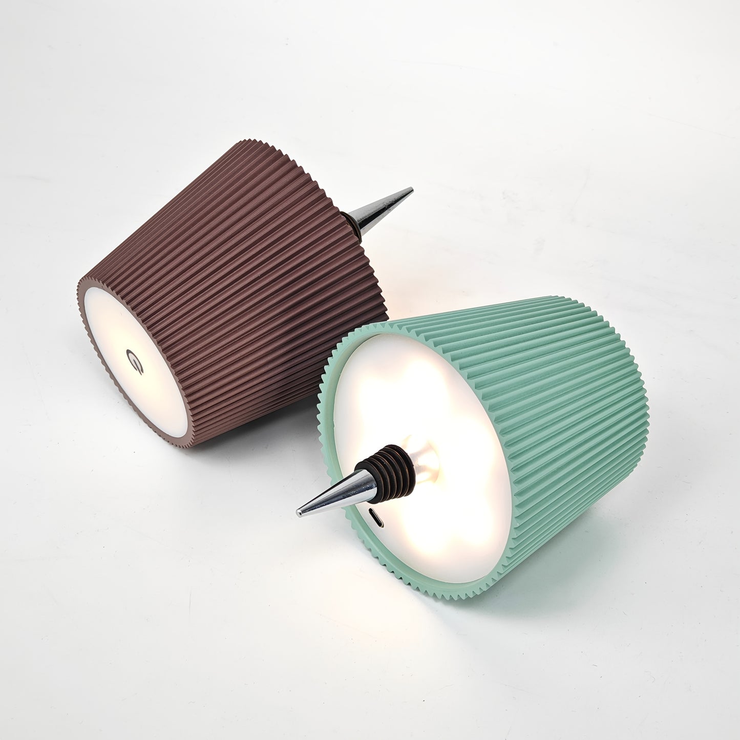 BOTTLEGLOW – Rechargeable Bottle Table Lamp