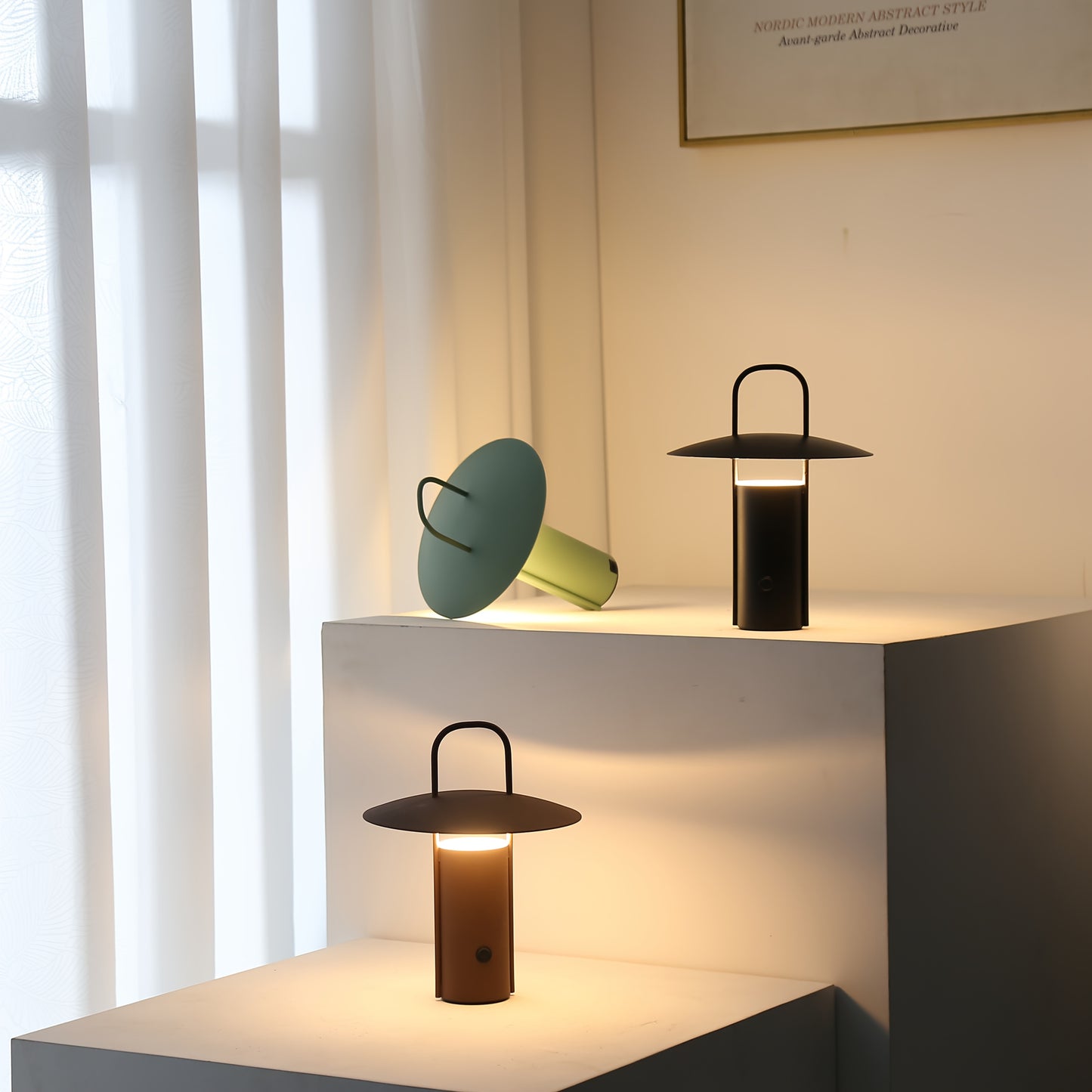 ASTROLUME – Portable Space Table Lamp