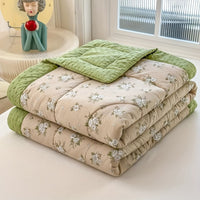 FLORALIVA – Lightweight Floral Summer Quilt for Cozy Sleep Comfort
