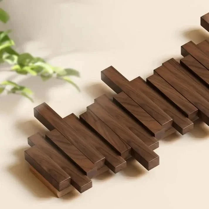 PIANOVEX – Klavier-inspirierte Wandgarderobe mit klappbaren Haken