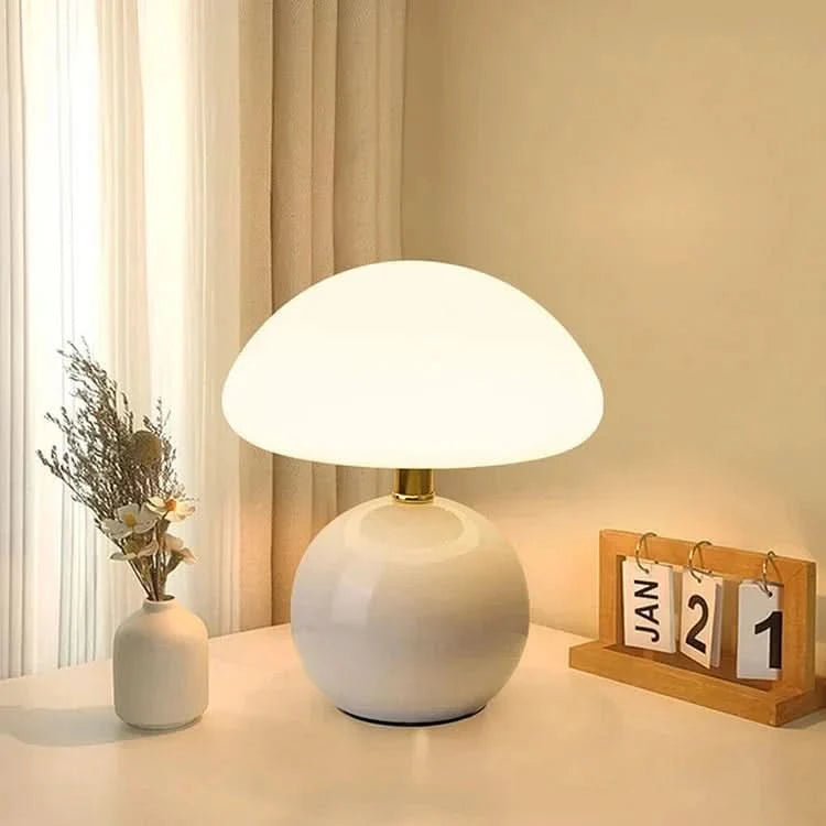 SHROOMLUME – Lampada da tavolo a forma di fungo per una delicata atmosfera domestica
