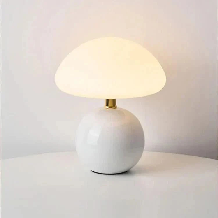 SHROOMLUME – Lampada da tavolo a forma di fungo per una delicata atmosfera domestica