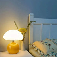 SHROOMLUME – Lampada da tavolo a forma di fungo per una delicata atmosfera domestica