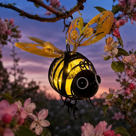 HONEYRAY – Bee Solar Hanging Lamp for Warm Outdoor Ambiance
