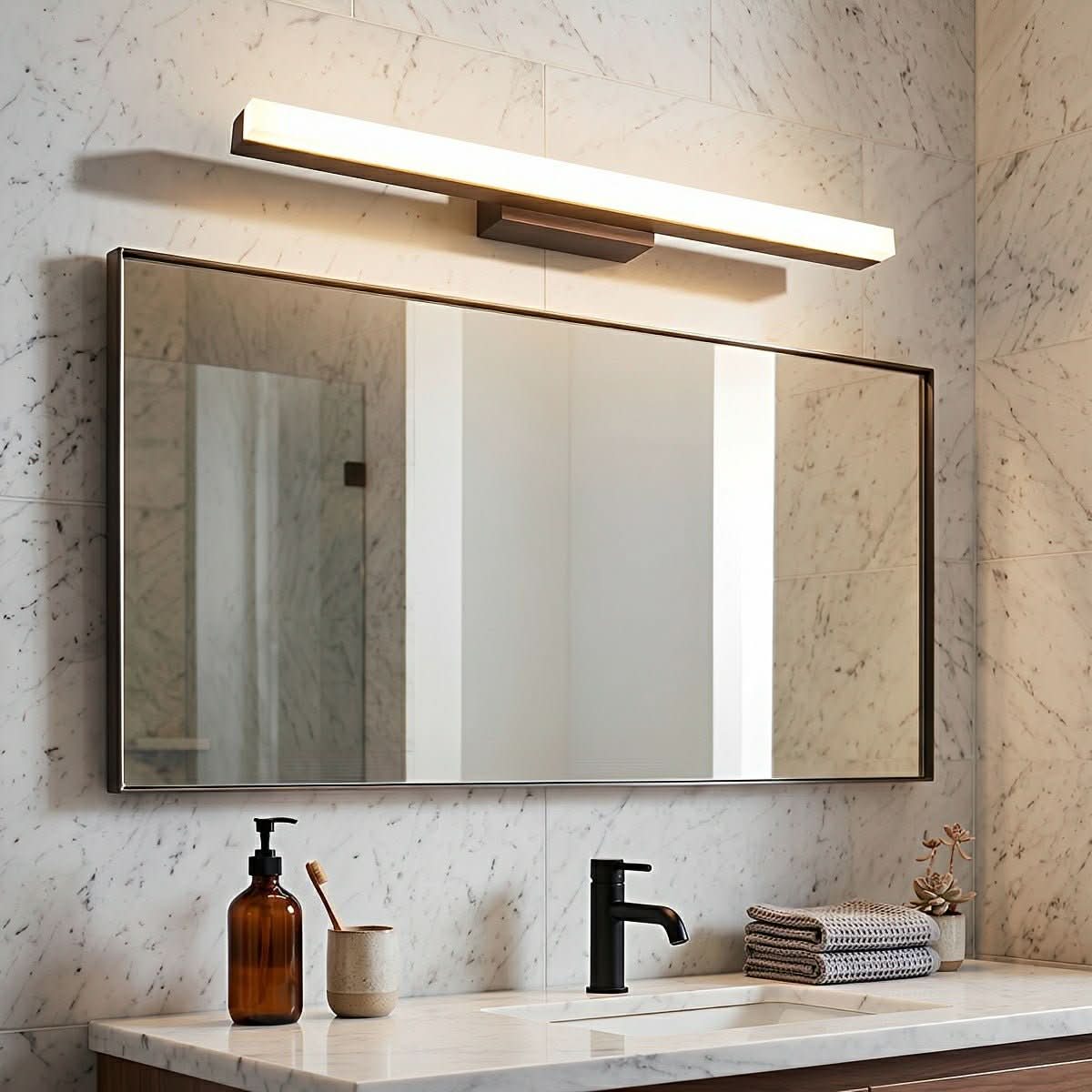 REFLECTARC – Applique murale LED pour miroir, pour un éclairage mural sophistiqué