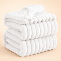 DREAMVANTIA – Statement Blanket for Dreamy Bedroom Styling