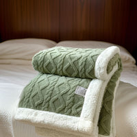 COZYVAREL – Reversible Blanket for Inviting Home Warmth