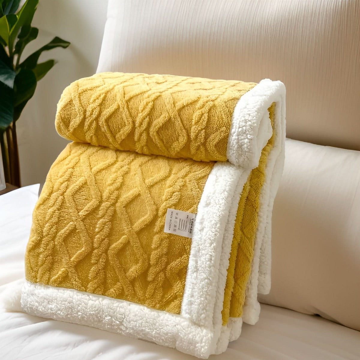 COZYVAREL – Reversible Blanket for Inviting Home Warmth