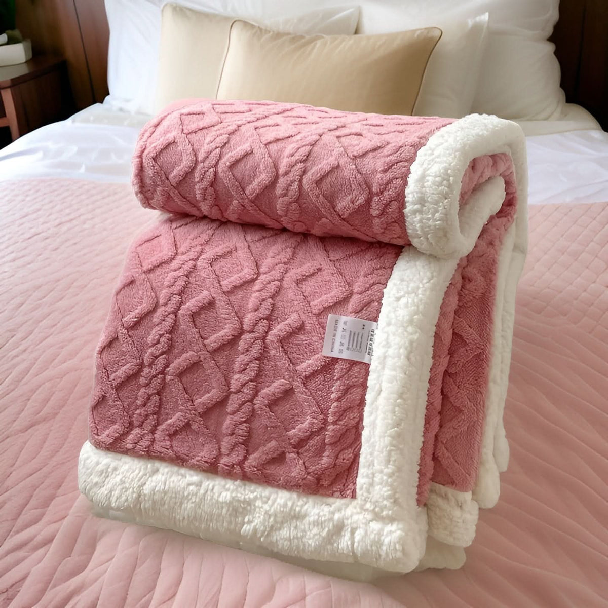 COZYVAREL – Reversible Blanket for Inviting Home Warmth