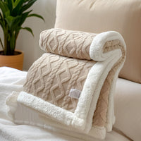 COZYVAREL – Reversible Blanket for Inviting Home Warmth