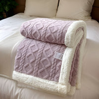 COZYVAREL – Reversible Blanket for Inviting Home Warmth
